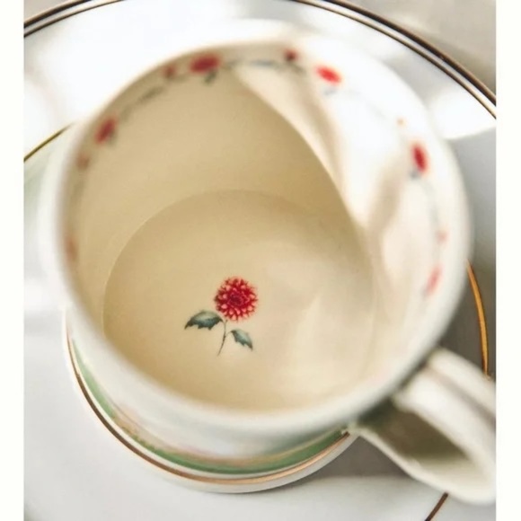 NWT Anthropologie Lou Rota Stoneware Mug Hand Painted Bee - Picture 2 of 2